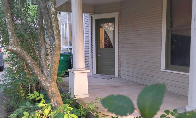 Waxahachie House | Charming 2-bedroom house in delightful Waxahachie with AC, WiFi