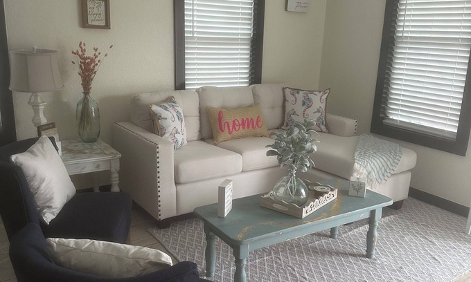 Galveston House | Charming 2-bedroom house in amazing it’s 10 min from cruise