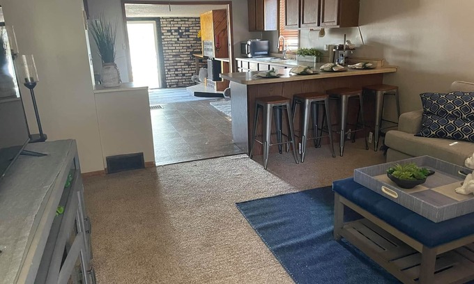 La Crosse House | Charming 2-bedroom house on the Bay