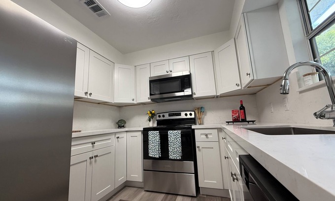 Lake City House | Charming 2-bedroom house with WiFi, AC in fantastic Lake City