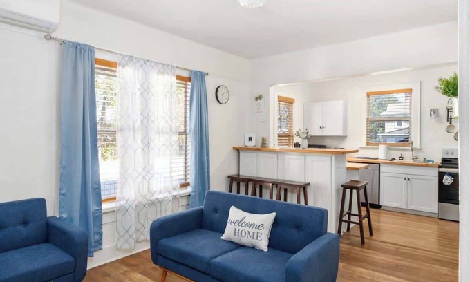 Downtown House | Charming 2-Bedroom Home Lakeland