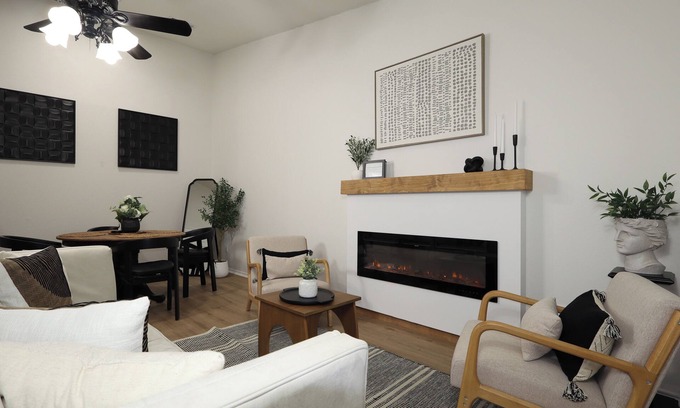 Sherman House | Charming 2-bedroom home in amazing Sherman