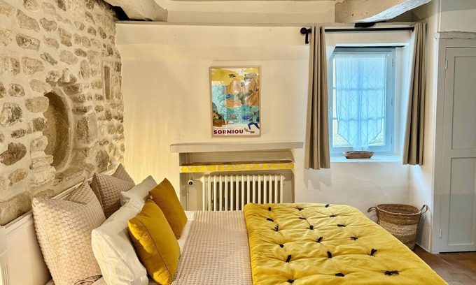 Venasque House | Charming 2-bedroom house in a historic and beautiful village