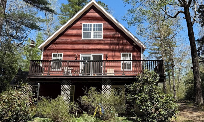 Falmouth House | Charming 2-bedroom house with AC, WiFi in lovely Falmouth