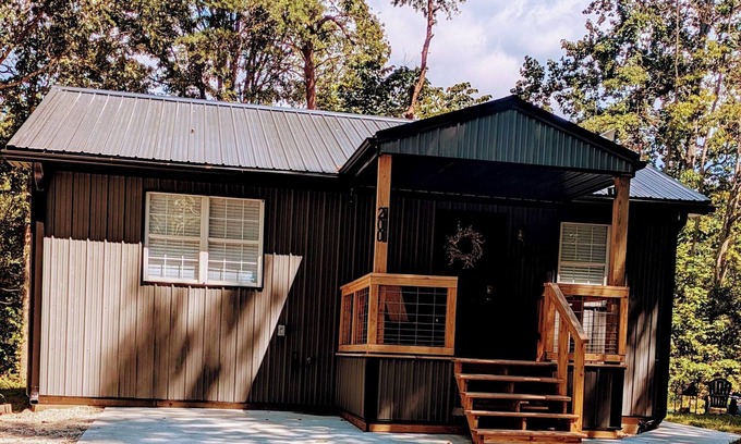Clearfield House | Charming 2-bedroom house with Hot Tub 1.5 miles from Cave Run lake