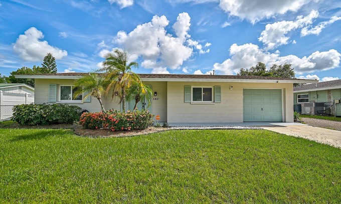 Sarasota Springs House | Charming 2-bedroom house with WiFi and AC in delightful Sarasota