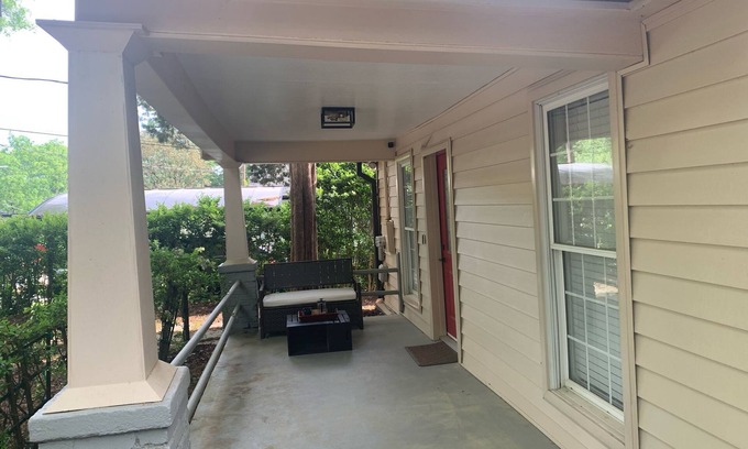 Underwood Hills House | Charming 2-bedroom house with WiFi and AC in wonderful Atlanta
