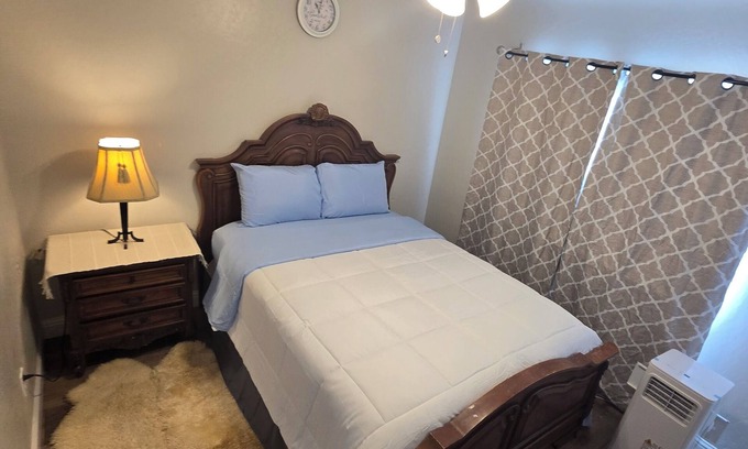 Hanford House | Charming 2-bedroom house with fitness room, WiFi in enjoyable Hanford