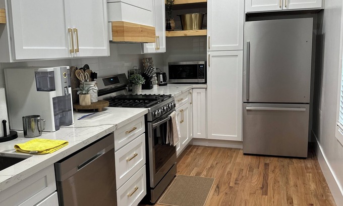Coronado House | Charming 2-bedroom house in historic Coronado neighborhood
