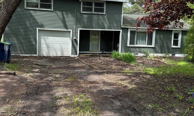 Carrollton House | Charming 2-bedroom house in Saginaw with WiFi, AC