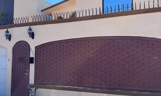 Juarez Municipality House | Charming 2-bedroom house in fabulous Juárez with AC, fitness room, WiFi