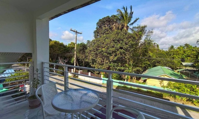 Indang House | Charming 2 bedroom house near Resorts