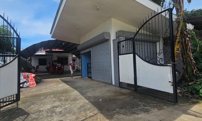 Ozamiz House | Charming 2-bedroom house in welcoming Ozamiz with AC, 4 vehicles can park inside