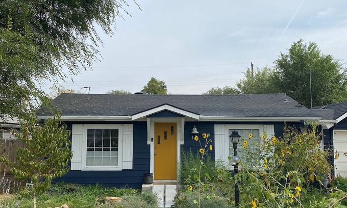 Depot Bench House | Charming 2-bedroom House - Near Downtown