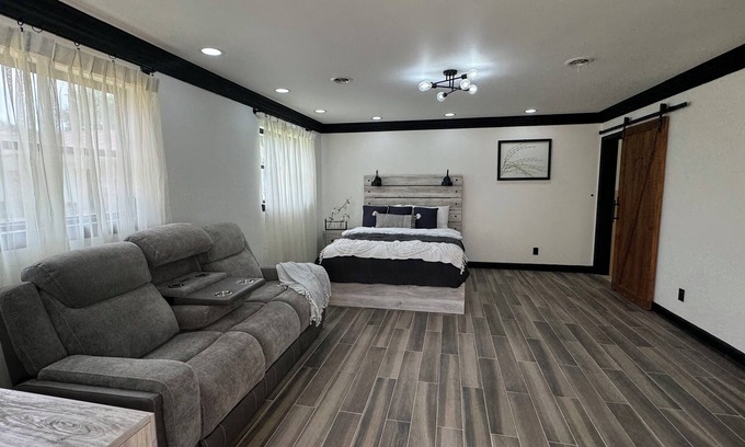 Dalton House | Charming 2-bedroom house with WiFi, AC in Dalton