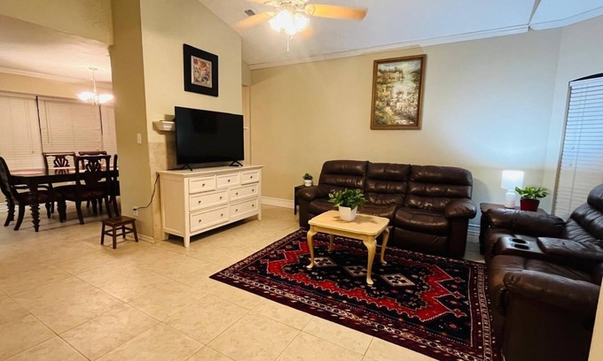 Frisco House | Charming 2-bedroom house with WiFi, AC in wonderful Frisco