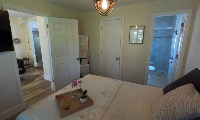 Buena Vista House | Charming 2-bedroom house near Design District in Miami with WiFi and AC