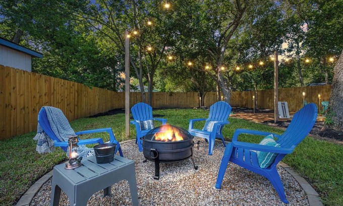 Seguin House | Charming 2-bedroom house in welcoming Seguin with AC and WiFi.