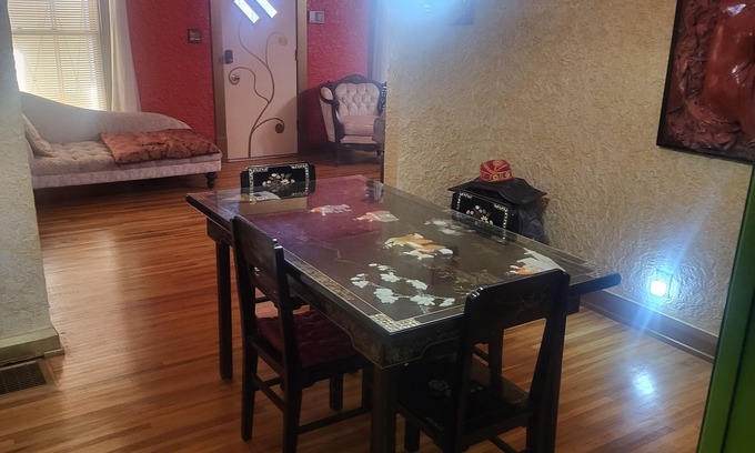 Downtown Toledo House | Charming 2-bedroom house in delightful Toledo with WiFi, AC, fitness room