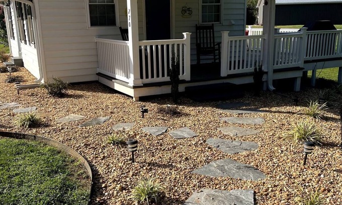 Traphill House | Charming 2-bedroom house located in the Blue Ridge