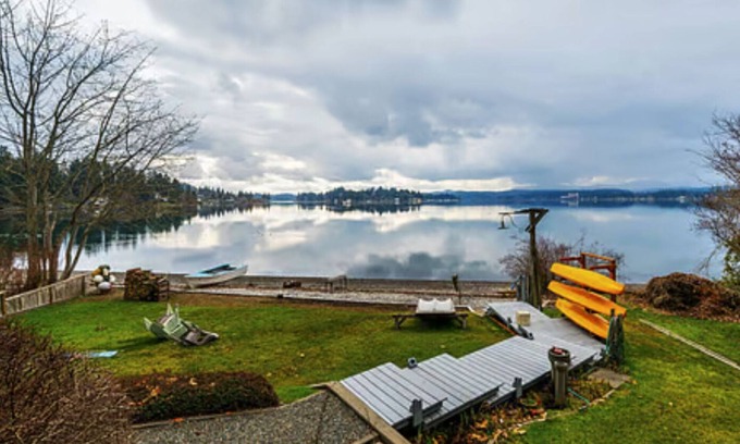 Bremerton Apartment | Charming 2-bedroom in Bremerton with WiFi, AC and beach access!