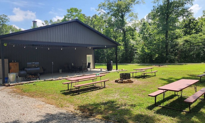 Washington County Cabin | Charming 2-bedroom lodge with WiFi, AC, quietly tucked away in the woods.