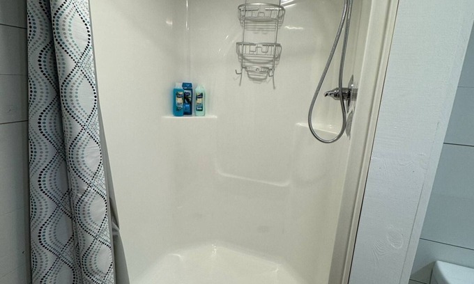 Scobey House | Charming 2-bedroom pet friendly mobile home in brilliant Courtland with WiFi, AC