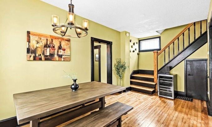 Ashland House | Charming 2-Bedroom Pet-Friendly Home Walkable to Downtown, Murals & Coffeehouse