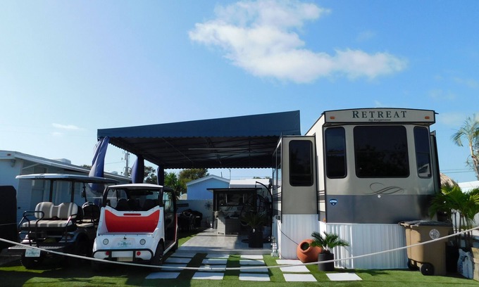 Key Largo Village RV Rental | Charming 2-bedroom RV Hideaway campground in Key Largo; Sun & Fun!