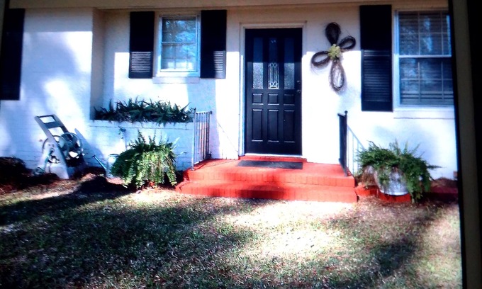 Waycross Apartment | Charming 2-bedroom studio in wonderful Waycross with AC, WiFi