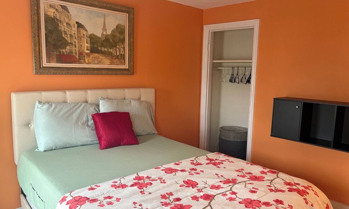 Wilmington House | Charming 2-bedroom townhome in Wilmington with WiFi, close to riverfront.