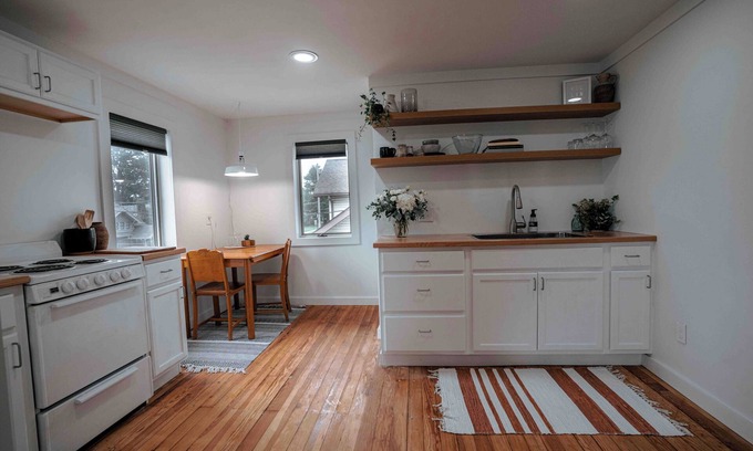 Orrville House | Charming 2-bedroom townhome with WiFi, AC in downtown Orrville