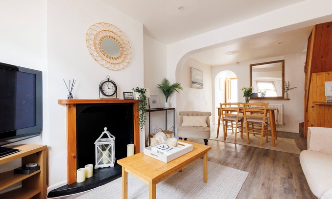 Lewes House | Charming 2 bedroom Townhouse located in Lewes