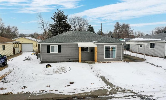 Jewell Heights - Hoffman Heights House | Charming 2 bedroom unit Aurora