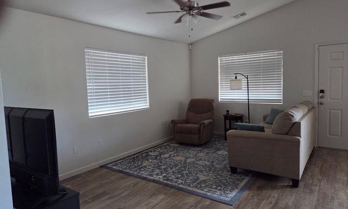 Casa Grande House | Charming 2-bedroom house with AC, WiFi in awesome Casa Grande
