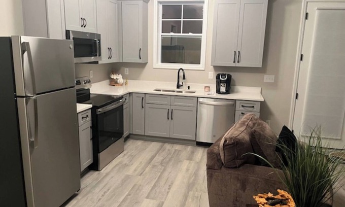 Gainesville House | Charming 2-bedroom downstairs apartment with AC, WiFi in delightful Dawsonville