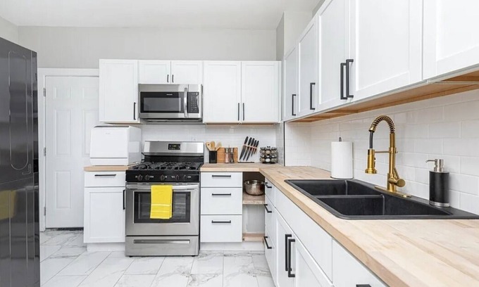 Indianapolis House | Charming 2-bedroom townhome with WiFi, AC in tranquil Indianapolis