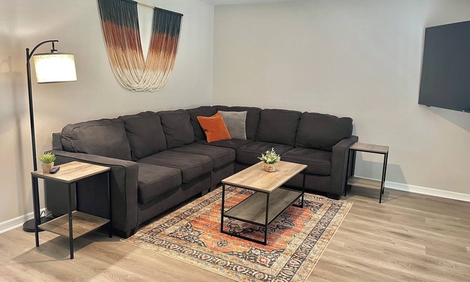 Lakeshore South House | Charming 2-bedroom house with fire pit in Jacksonville