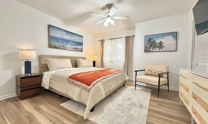 Southside House | Charming 2-bedroom townhome with AC, WiFi in lovely Jacksonville