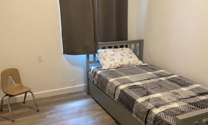 Marble Hill Apartment | Charming 2-bedroom apartment in fabulous Marble Hill with AC