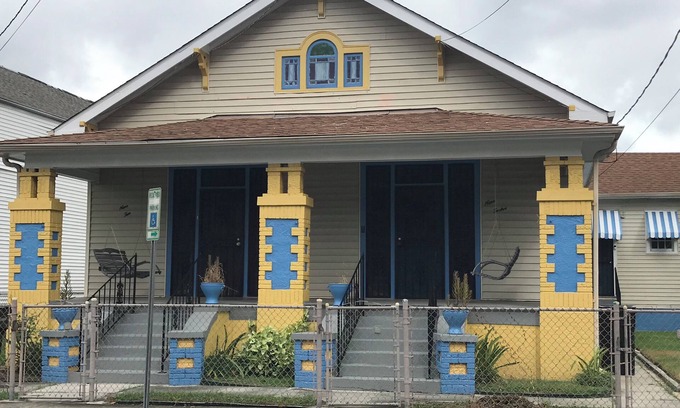 McDonough House | Charming 2-bedroom house with AC, and Wi-Fi in vibrant Algiers Point.