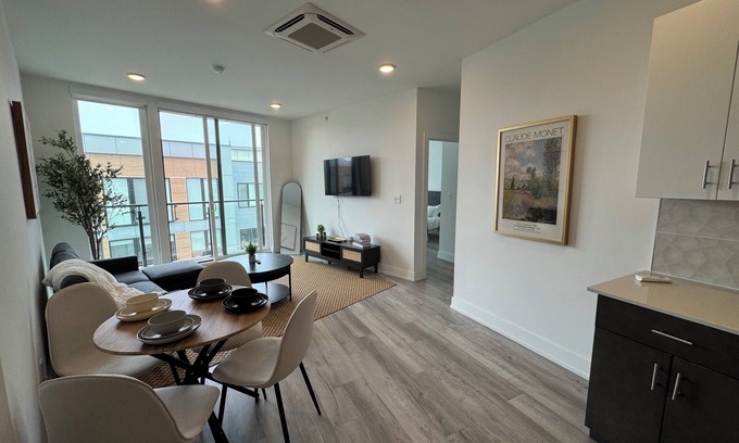 Olde Kensington Apartment | Charming 2-bedroom apartment with WiFi, AC in lovely Philadelphia