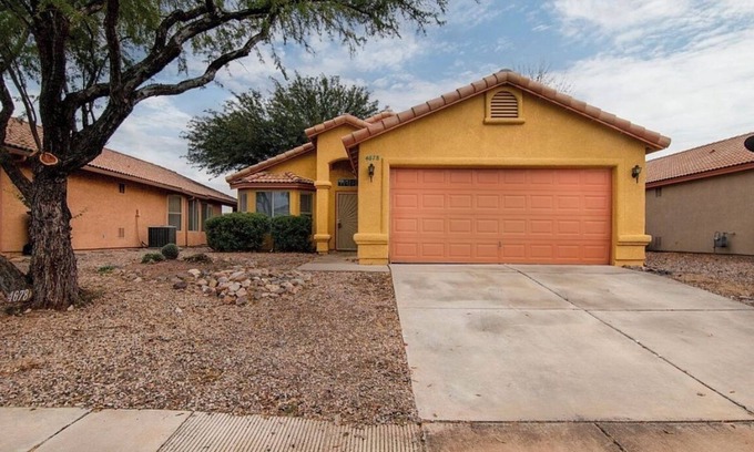Sierra Vista House | Charming 2-bedroom house in lovely Sierra Vista with WiFi, AC