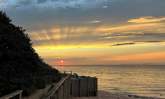 Sound Beach Cottage | Charming 2-Bedroom Cottage Just Steps Away From Private Beach!