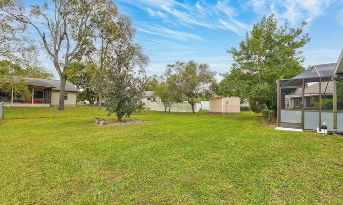 Spring Hill House | Charming 2-bedroom house with WiFi, AC and pool in welcoming Spring Hill