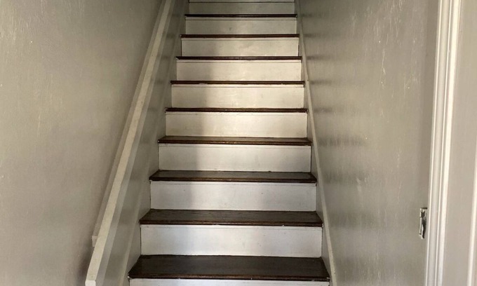 College Town House | Charming 2-bedroom townhome with WiFi and AC in Tallahassee. Walk to Stadium FSU