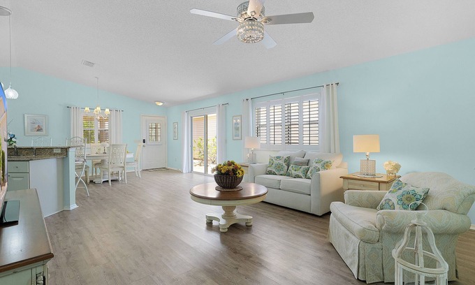 Caroline Villa | Charming 2-bedroom villa with AC/WiFi in Florida's friendliest town The Villages