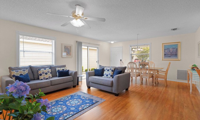 Woodbury Villa | Charming 2-bedroom villa with AC/WiFi in the friendliest town The Villages