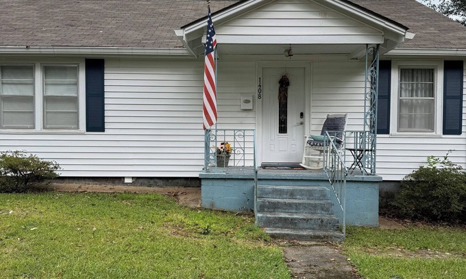 Water Valley House | Charming 2-bedroom house with WiFi, HVAC in awesome Water Valley