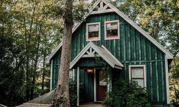 Westminster Cottage | Charming 2-bedroom cottage in a wooded setting sitting high above Chauga River